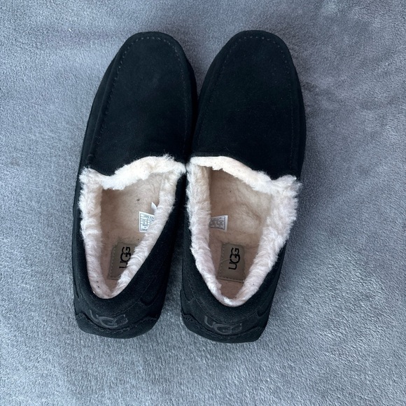 Men UGG Ascot Slipper Suede Black 100% Authentic Brand New - Picture 4 of 10